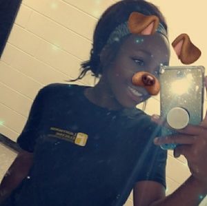 Meet your Posher, Valerie